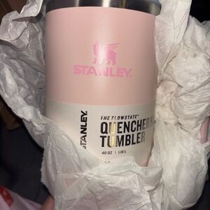 STANLEY 40 Oz CHERRY BLOSSOM PINK - THE QUENCHER H2.0 FLOWSTATE TUMBLER BNIB